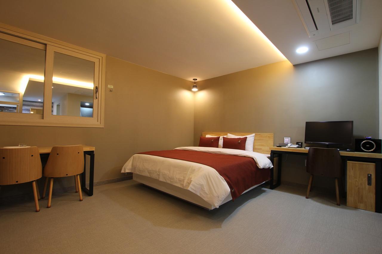 Jade Hotel Ilsan Ni Exterior foto