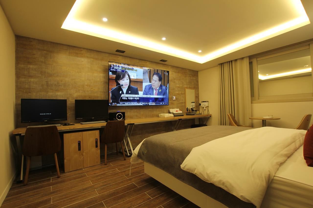 Jade Hotel Ilsan Ni Exterior foto